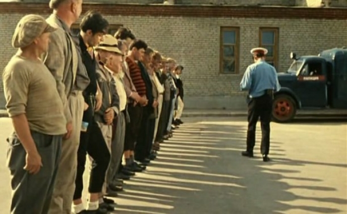 Мешканці Ужгорода "насварилися" з близькими та рідними на десятки годин виправних робіт