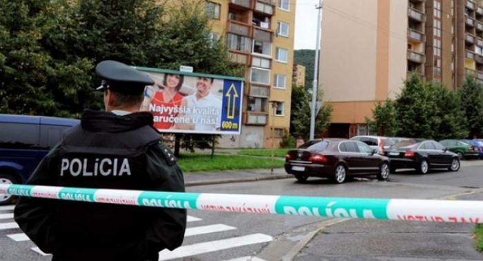 Дві фури з біженцями затримали в сусідів Закарпаття