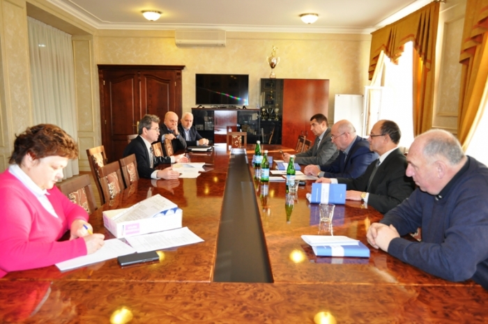 Обласні обранці ініціюють нову програму у сфері охорони здоров’я закарпатців