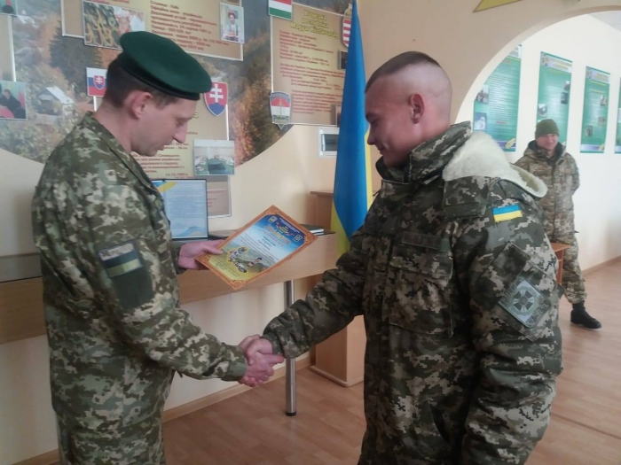 Строковиків-прикордонників провели в запас у Чопському загоні