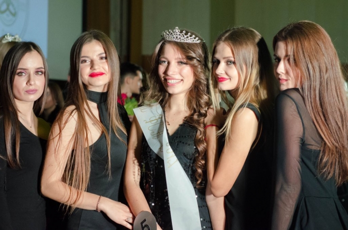 В УжНУ провели «Міс ФСН - 2017» – свято краси, грації та ніжності