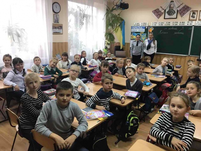 Працівники ювенальної поліції провели правовий урок для ужгородських школярів