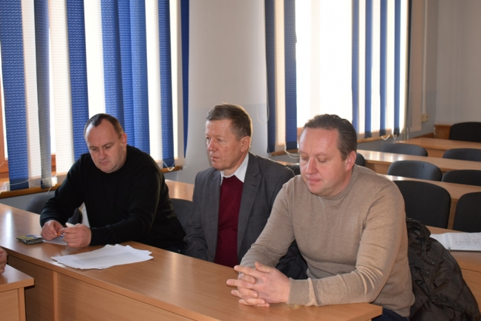 З перевізниками, які забезпечують автобусні маршрути Ужгорода, провели нараду у міськраді