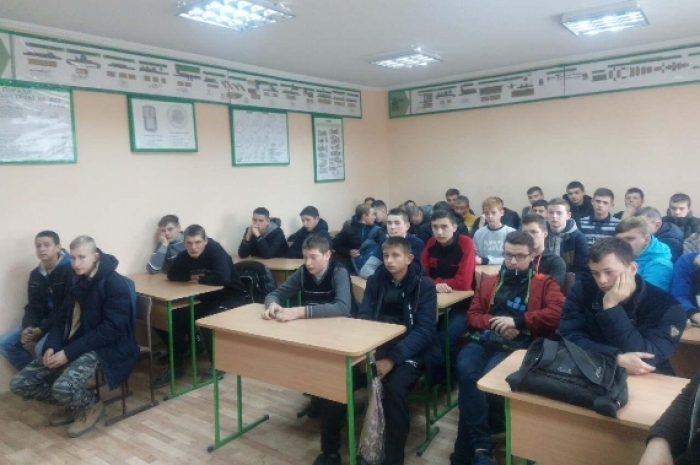 На Тячівщині підліткам розказали про наслідки для тих, хто пропускає уроки