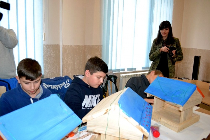 Закарпатські лісівники передадуть годівнички для ужгородської малечі!
