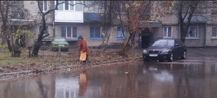 Де і чим сьогодні займаються комунальники та інші служби обласного центру Закарпаття