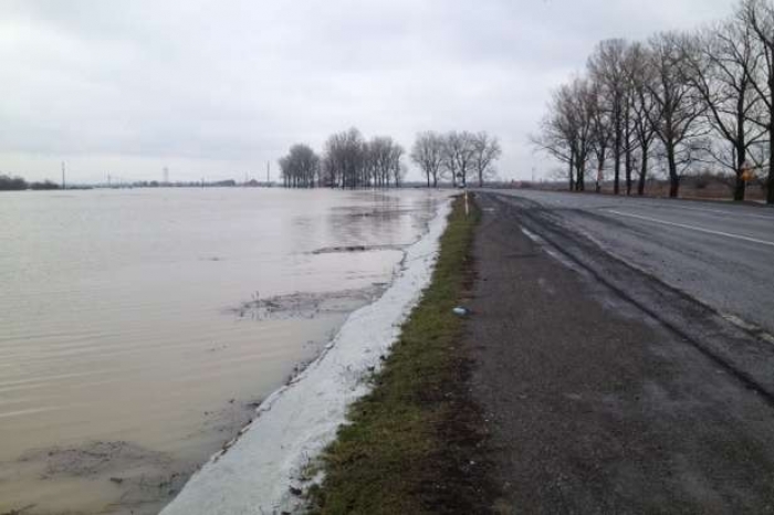 Міжнародна траса на Закарпатті — під загрозою затоплення 