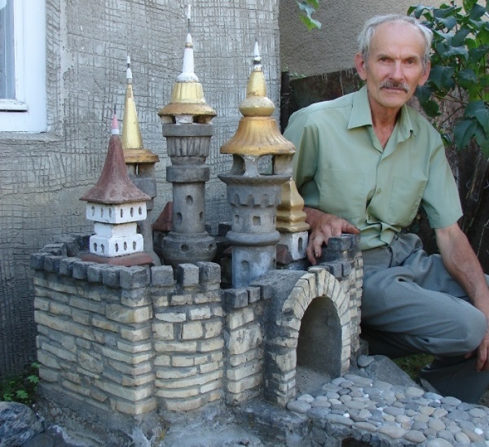Величні мініатюрні замки горянина-закарпатця просто вражають!
