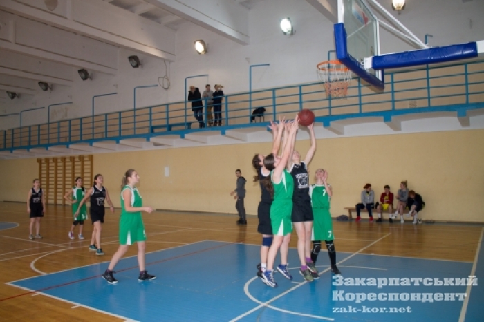 В "Ужгородських мачок" — "срібло" жіночого чемпіонату з баскетболу Закарпаття
