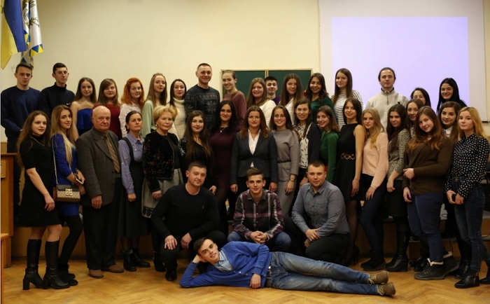 Прихід новорічно-різдвяних свят на біофаці УжНУ відзначили з «Бояном»