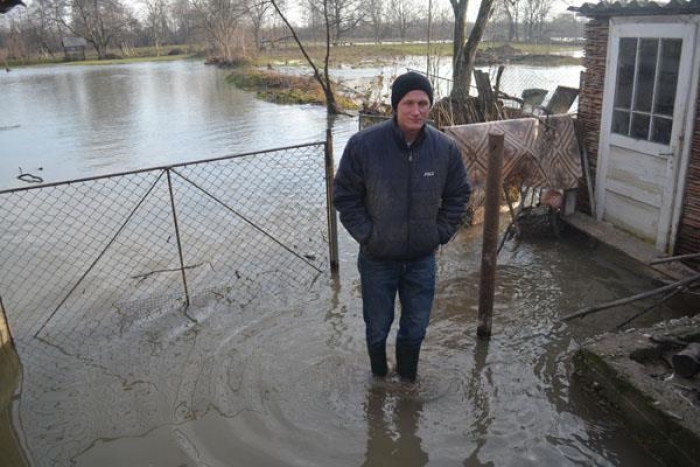 Тереблянська вода зруйнувала дамбу і "вчинила" собі нове русло