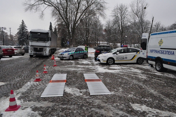 Закарпаття. Новітні лабораторії на колесах поставлять заслін порушникам на дорогах
