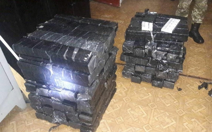 Тютюнову контрабанду знайшов прикордонний пес у вантажному поїзді у ПП "Соловка" на Закарпатті