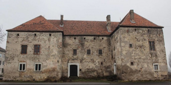 Популярно про таємниці середньовічних замків на Закарпатті