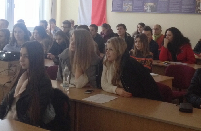 "Країнознавство" студентська молодь УжНУ опановує інтерактивно