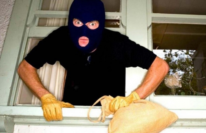 Поліція Ужгородщини розкрила крадіжку з магазину