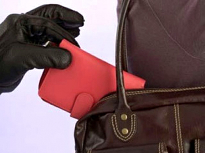 Поки ужгородка здійснювала закупи, з її сумочки поцупили 15 000 гривень