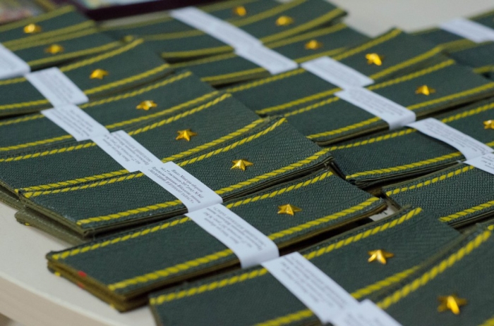 Випускникам військової кафедри УжНУ вручили заслужені погони