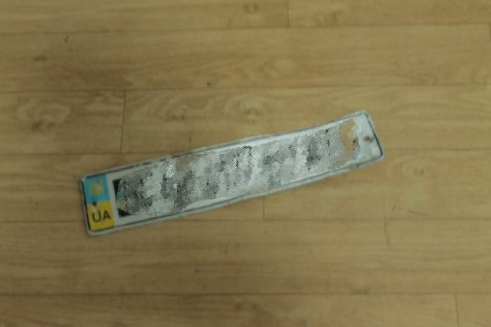 В Ужгороді затримали львів’янина за викрадення автомобільних номерів та вимагання грошей