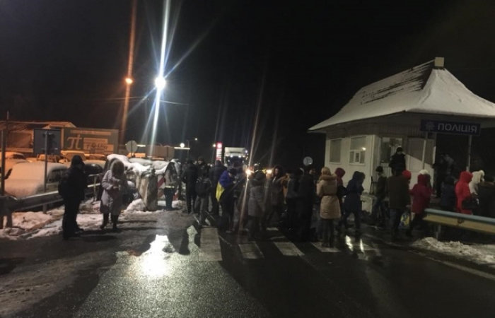 Висунули ультиматум владі і розблокували трасу – на Воловеччині закінчилася акція бюджетників