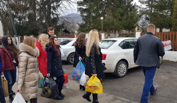 Студрада Закарпаття привітала зі Святом Миколая вихованців свалявського Будинку дитини