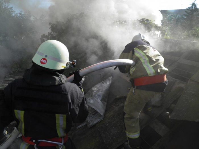 На Міжгірщині вогнеборці врятували житловий будинок