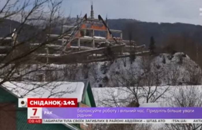 У закарпатських Квасах приземлився покинутий "Титанік"