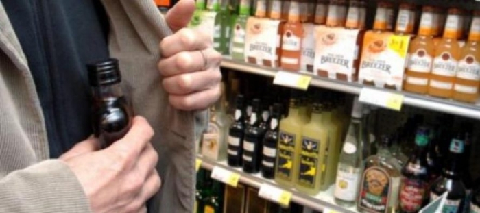 За алкоголем в ужгородський супермаркет чоловік ходив, як до себе додому, - безкоштовно