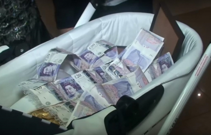 Словацьке Міхаловце знову дзвенить грішми: після весілля - хрестини