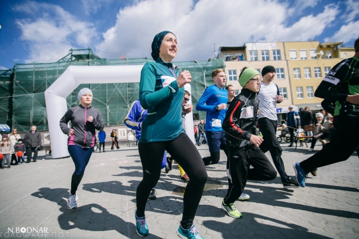 Міжнародний День щастя в Ужгороді відзначили благодійним забігом