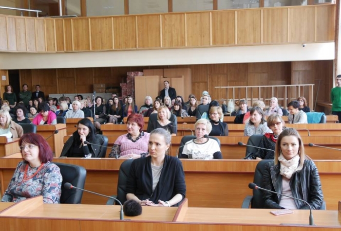 Працівниць Ужгородської міськради привітали зі святом весни