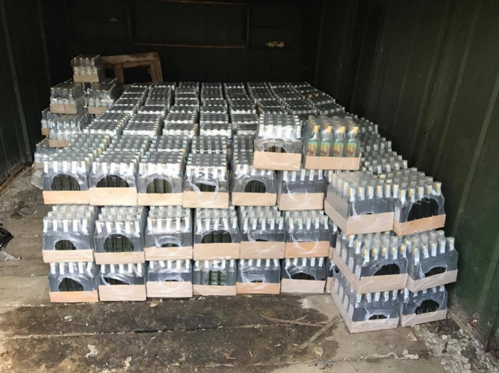 Закарпатські ДФС та прокуратура знайшли алкогольний фальсифікат на 300 тисяч гривень