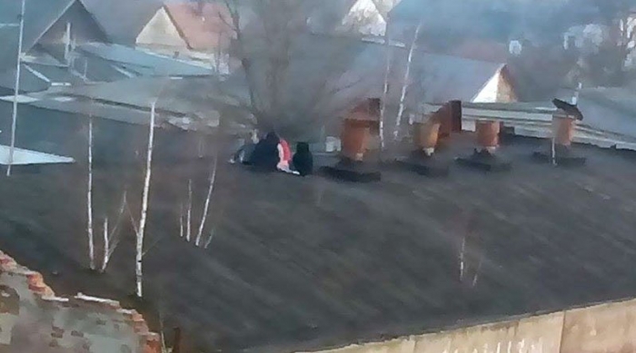 Юні романтики, фанати дахів чи сучасні Карлсони? Хустські підлітки знайшли собі нові, небезпечні розваги