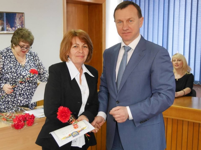 Сьогодні в Ужгороді вітали працівників тієї сфери, які рідко чують хороші слова на свою адресу