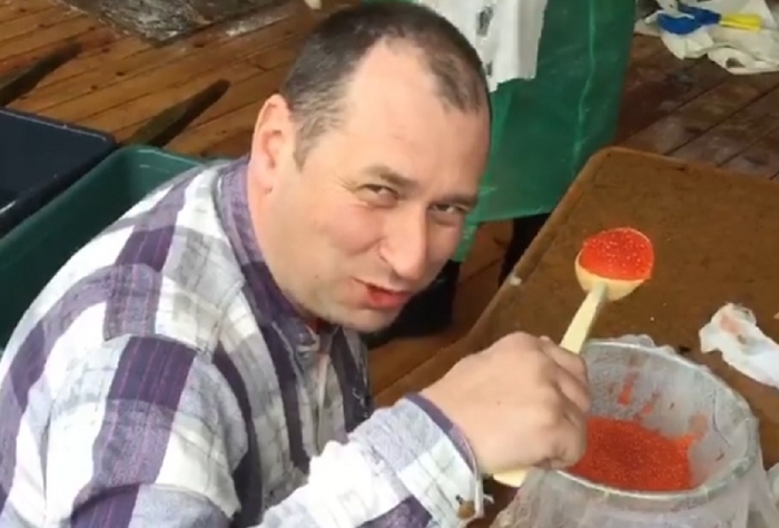 Якщо ікру, то ложками: на Закарпатті знайшли спосіб, як можна отримати цей делікатес, не вбиваючи рибу