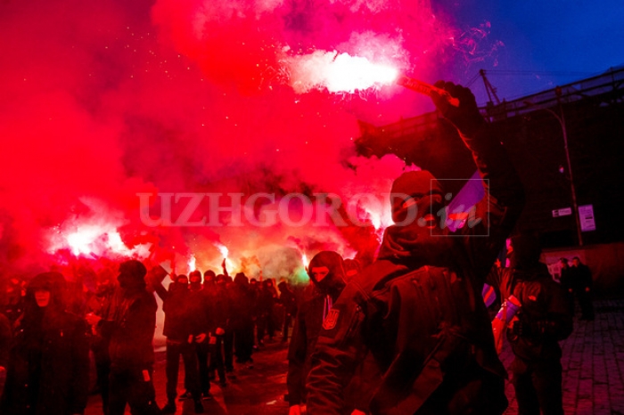 У балаклавах не можуть бути ніякі активісти. Приховування обличчя - ознака готування правопорушення - Василь Лемак