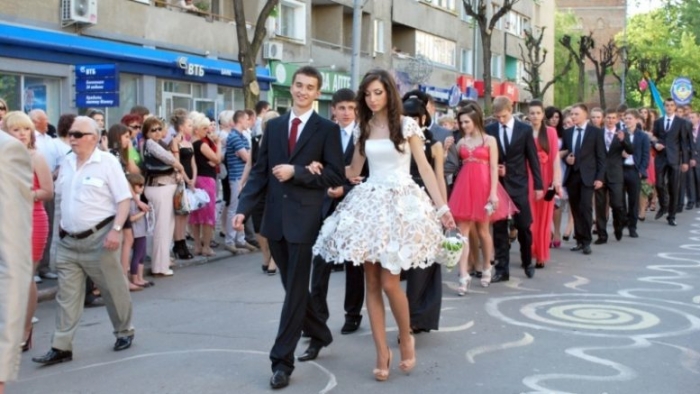 Випускний-2017 "влетить" батькам-закарпатцям у копієчку!