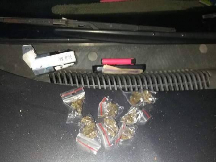 Мешканець Закарпаття таксував на "нашпигованому" наркозіллям автомобілі!