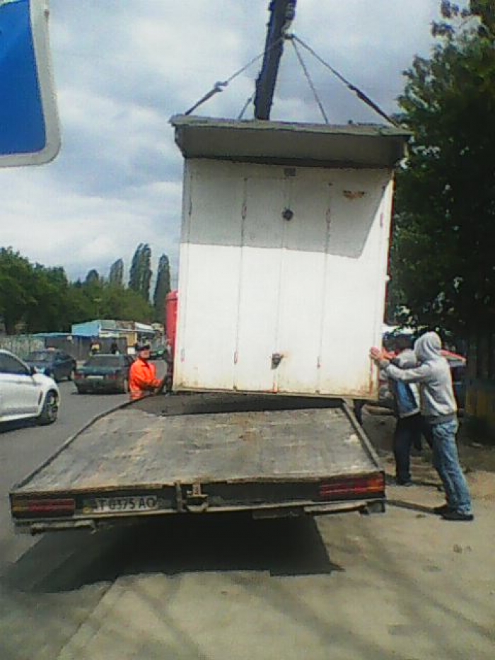 Як правильно демонтовувати МАФи, тимчасові споруди і конструкції, вирішили Ужгородські обранці