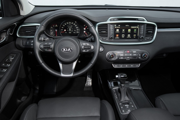 «KIA SORENTO» через підроблені документи опинилась на штрафмайданчику Закарпатської митниці