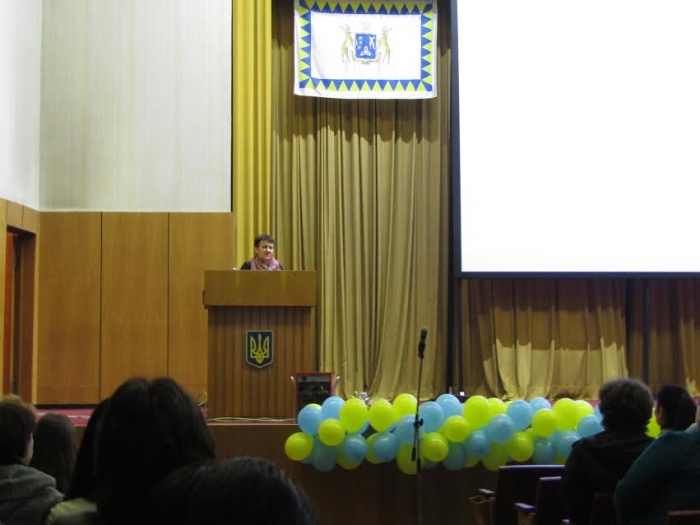 Чому письменники "придадуться" у нинішній гібридній війні й про особисту інформаційну гігієну – Забужко в Ужгороді
