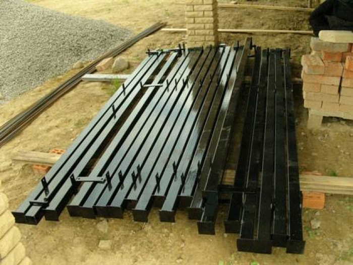 Крадія "цінних" стовпчиків у гірському селі вирахувала поліція Закарпаття