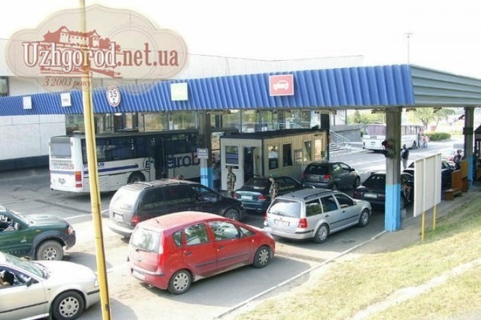 "Ліве" фордівське авто кордон України зі Словаччиною так і не перетнуло