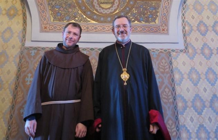  Пасхальне привітання Преосвященних владик Мілана та Ніла