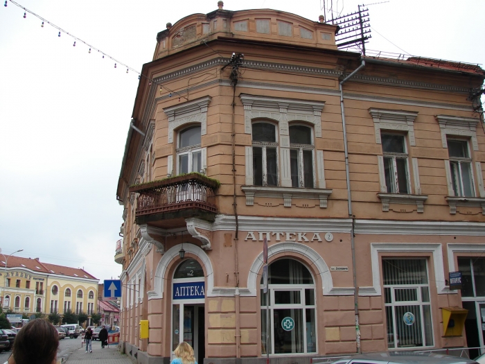 В яких аптеках Ужгорода можна отримати безкоштовні пігулки за програмою  "Доступні ліки"