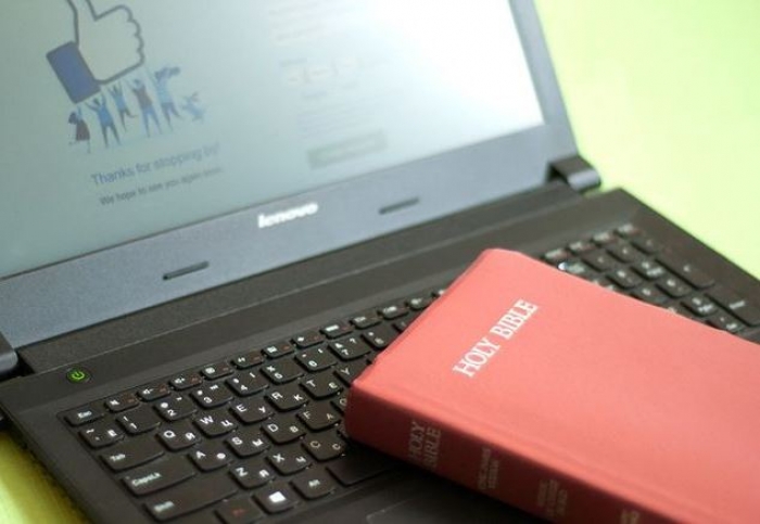 На Закарпатті "ходитимуть" в церкву та молитися через Інтернет