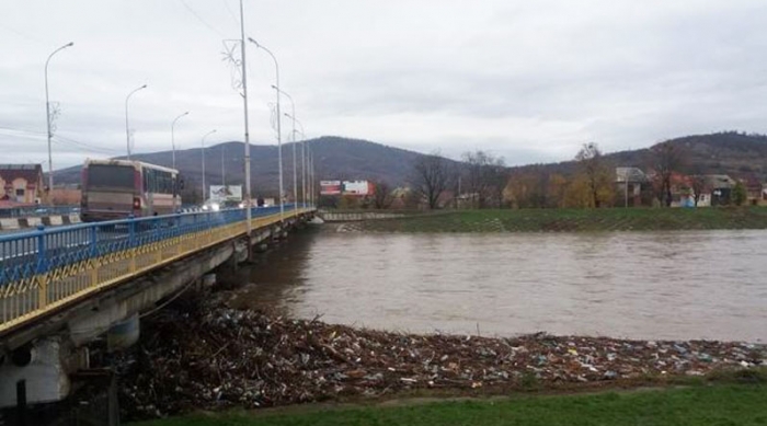 Латориця в Мукачеві потерпає від решток людської життєдіяльності