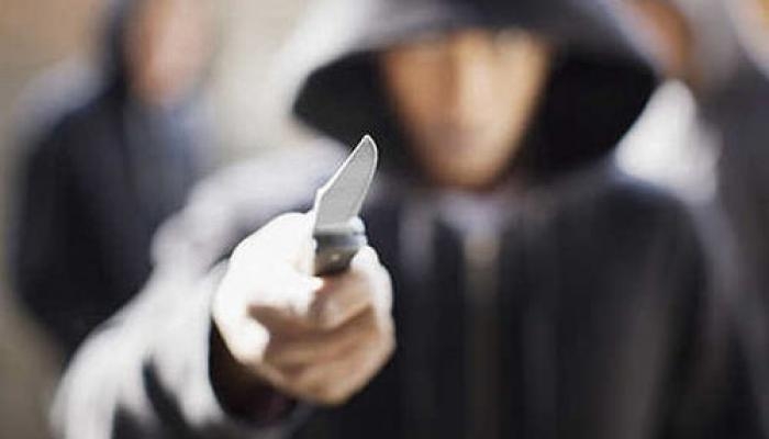 Троє ужгородських розбійників з ножем пограбували оноківських школярів