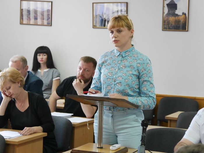 68 рекламоносіїв демонтують в Ужгороді – рішення міської ради