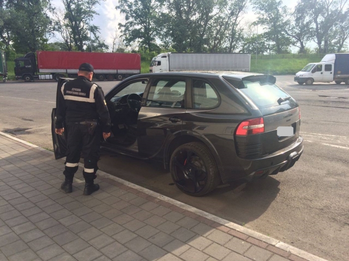 В ЄС затриманий чопськими прикордонниками елітний легковик розшукувався з 2014 року